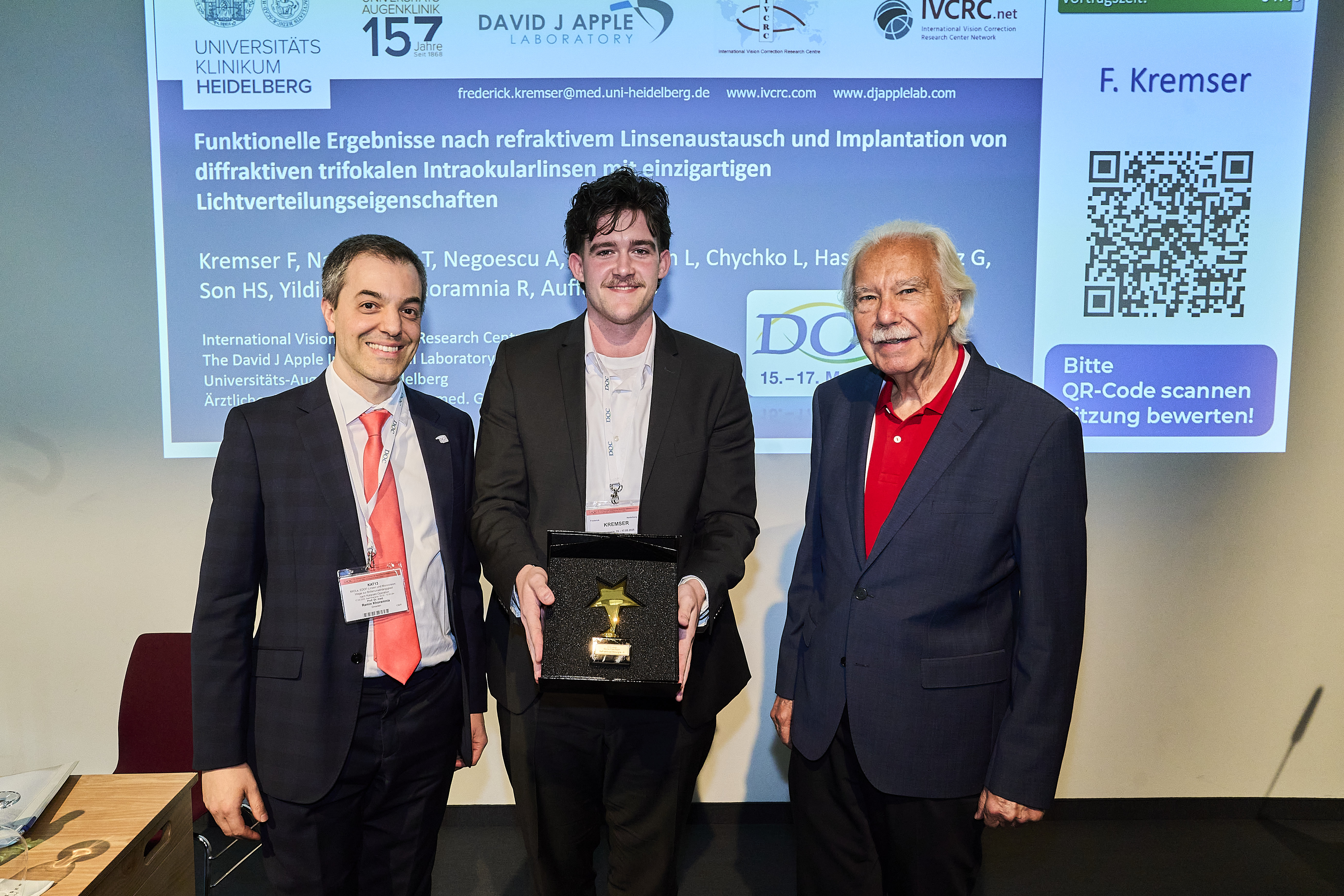 Bestes Free Paper - Refraktive Chirurgie II: Funktionelle Ergebnisse nach refraktivem Linsenaustausch und Implantation von diffraktiven trifokalen Intraokularlinsen mit einzigartigen Lichtverteilungseigenschaften