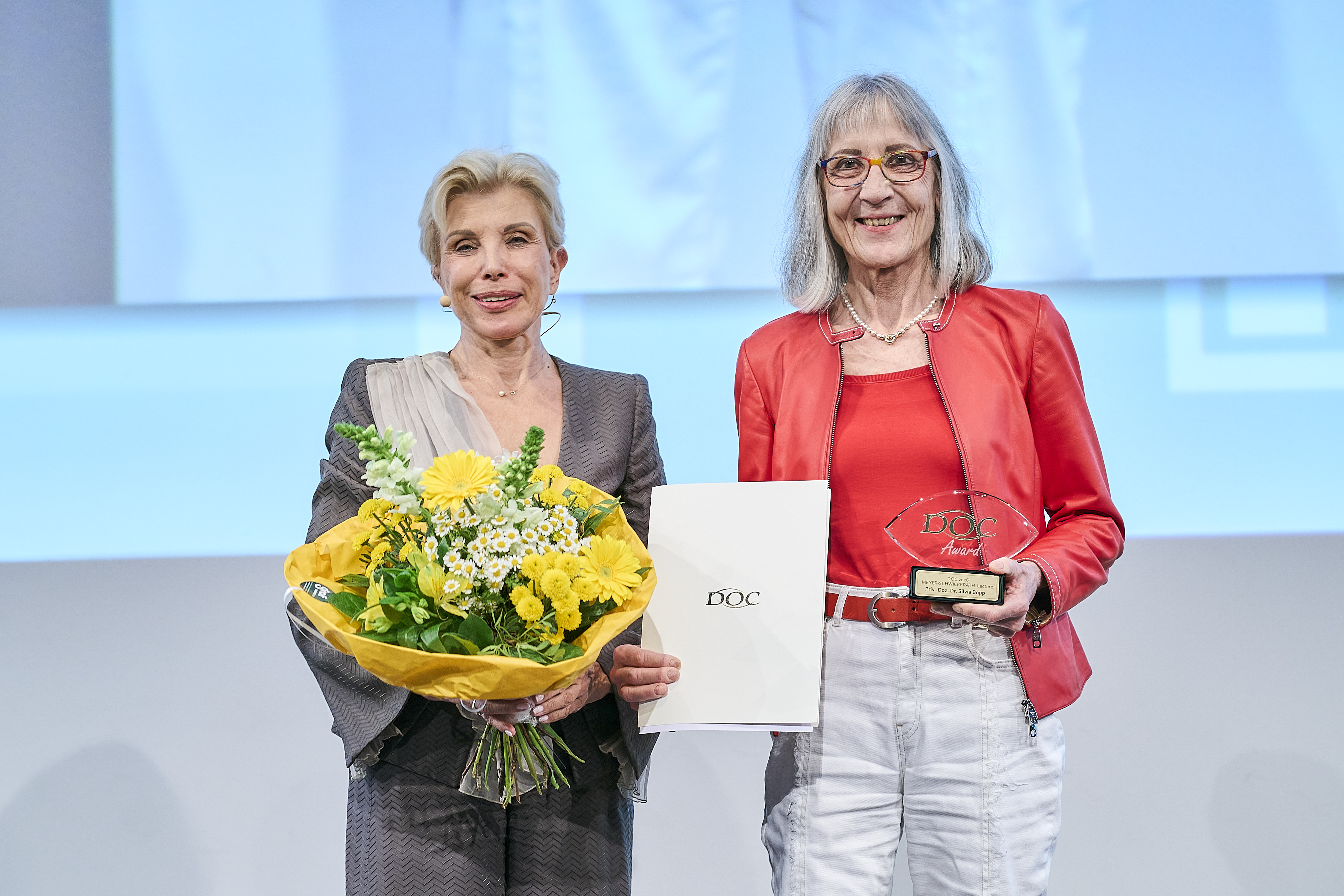 MEYER-SCHWICKERATH Lecture: “Ambulante Netzhaut-/Glaskörperchirurgie in Deutschland Medizinische Machbarkeit, Umsetzung, politisches Umfeld“